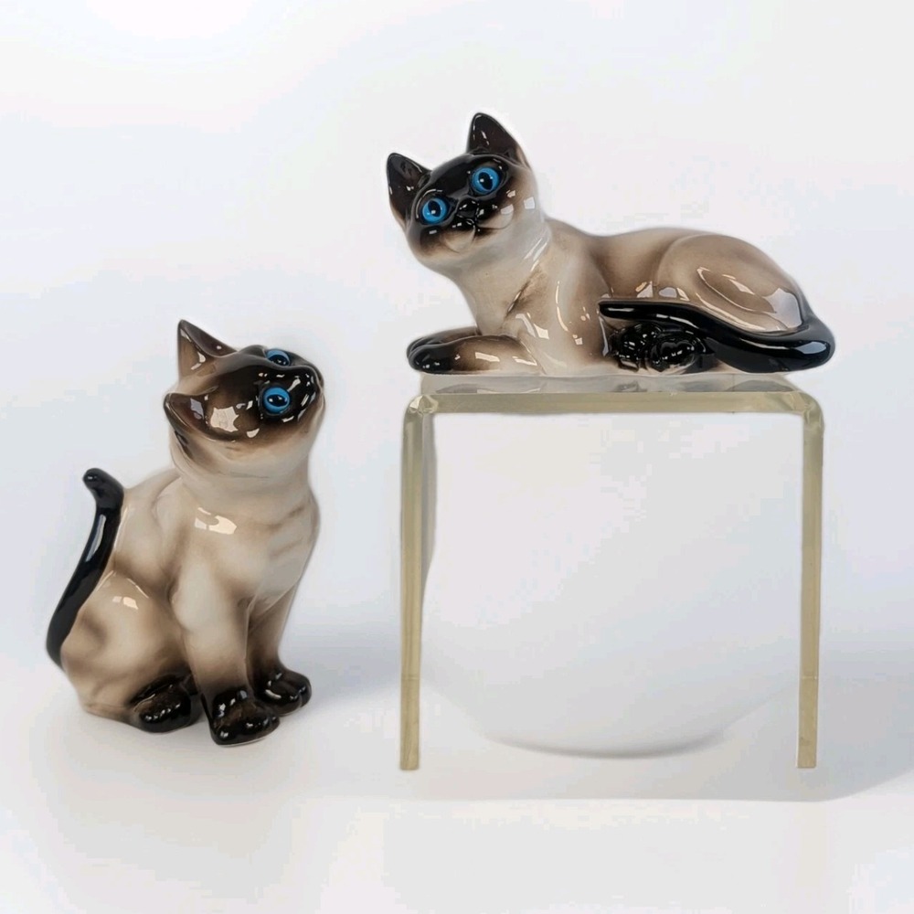 Siamese Cat Family Ceramic Figurines Set Of Two With Blue Eyes Vintage Retro